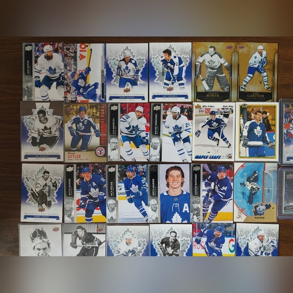 Toronto Maple Leafs 32 Hockey Card Lot - Picture 2 of 5